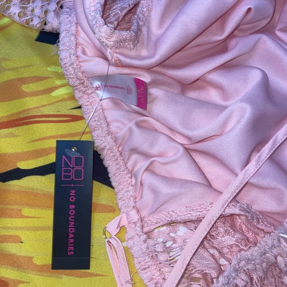 No Boundaries💕Pink Lace Top - Picture 5 of 5
